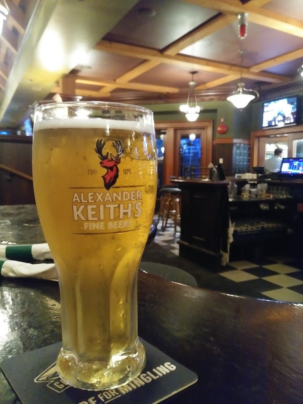 Seymours Pub & Grill | 720 Lillooet Rd, North Vancouver, BC V7J 2H5, Canada | Phone: (604) 904-8778