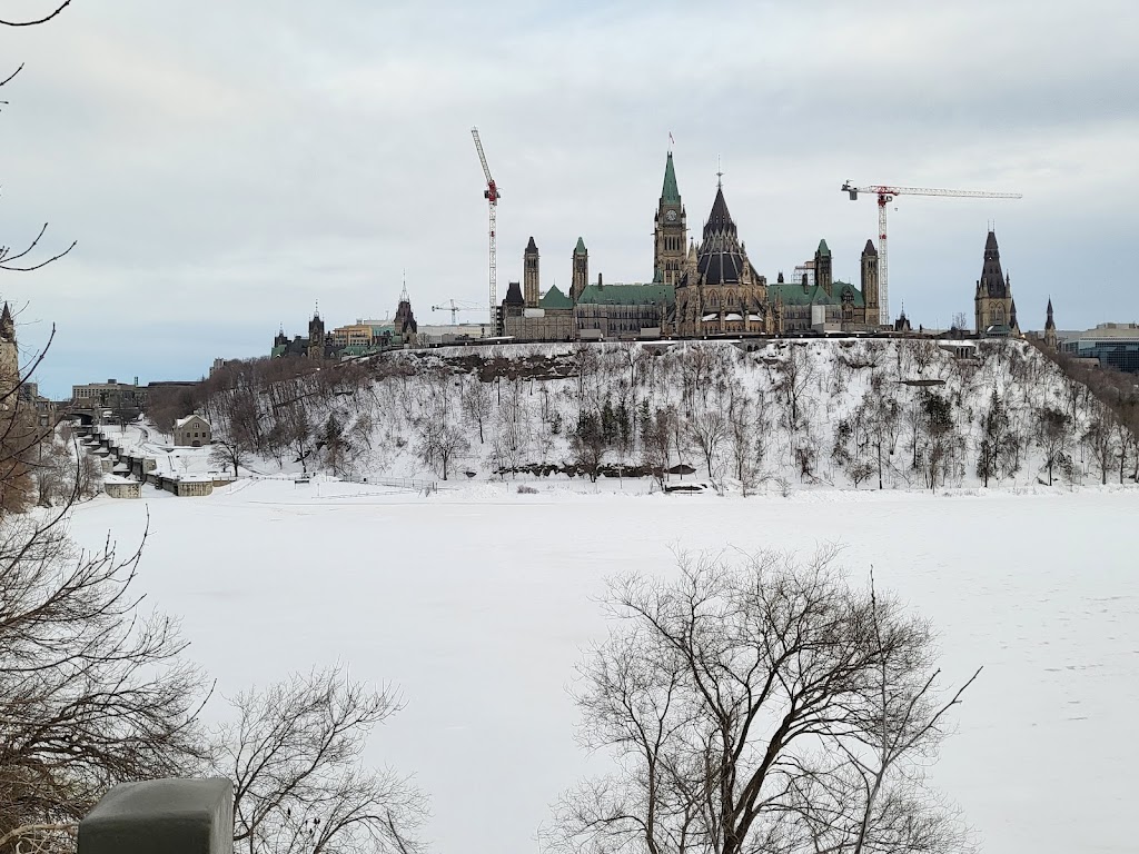 Alexandra Bridge Lookout | Alexandra Bridge, Ottawa, ON K1A, Canada | Phone: (613) 263-9682