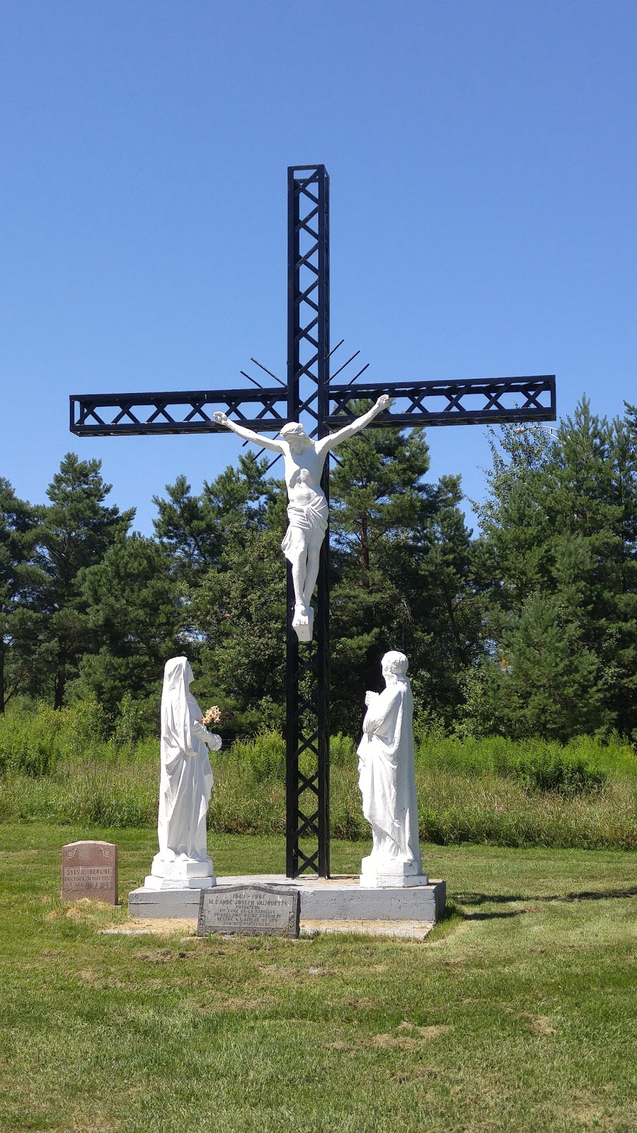 cimetiere | 13-19 Rue Vertu, Windsor, QC J1S 2M5, Canada
