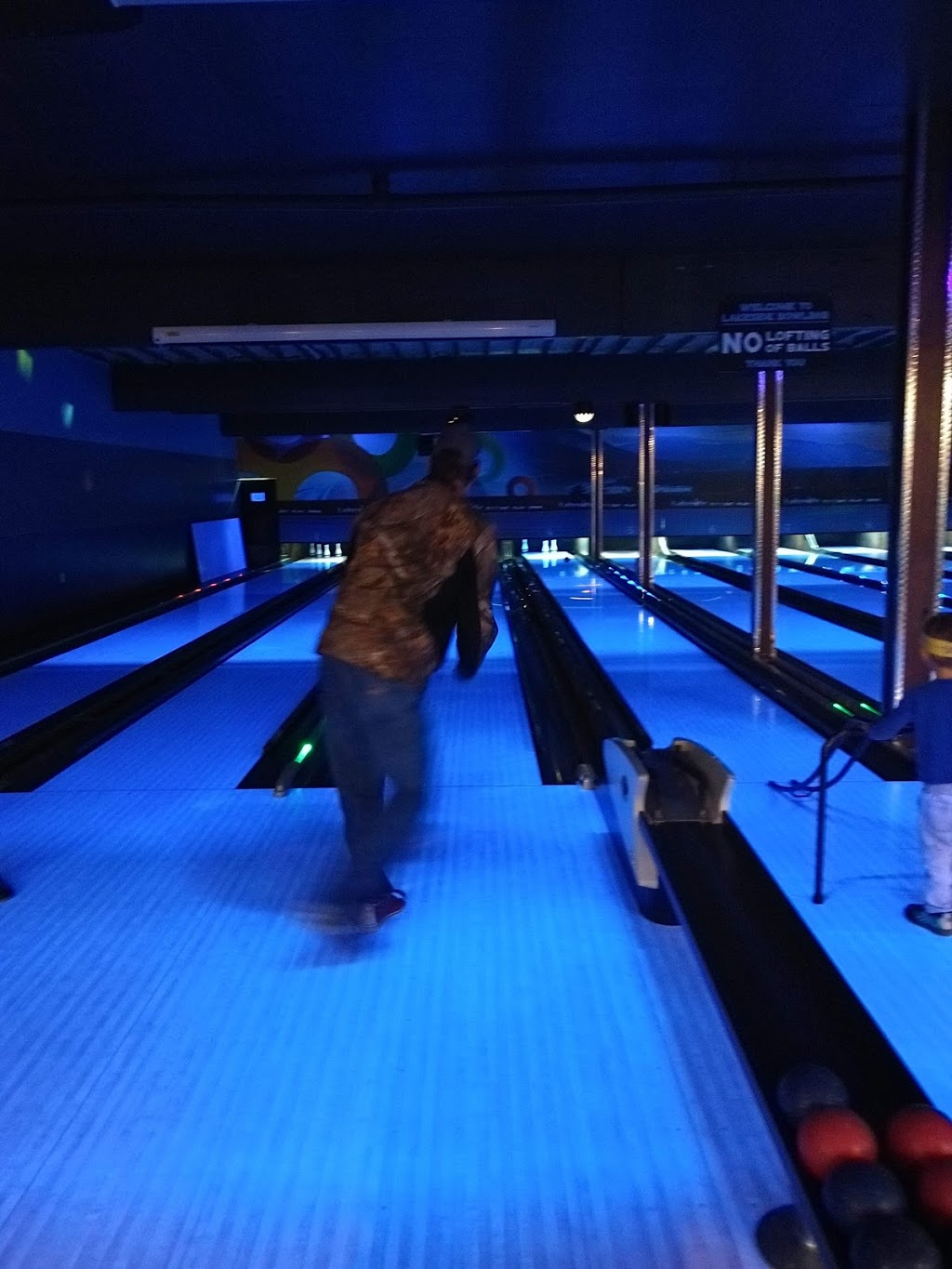 Lakeside Bowling | 1881 9th Ave NE, Salmon Arm, BC V1E 2L2, Canada | Phone: (250) 832-3946