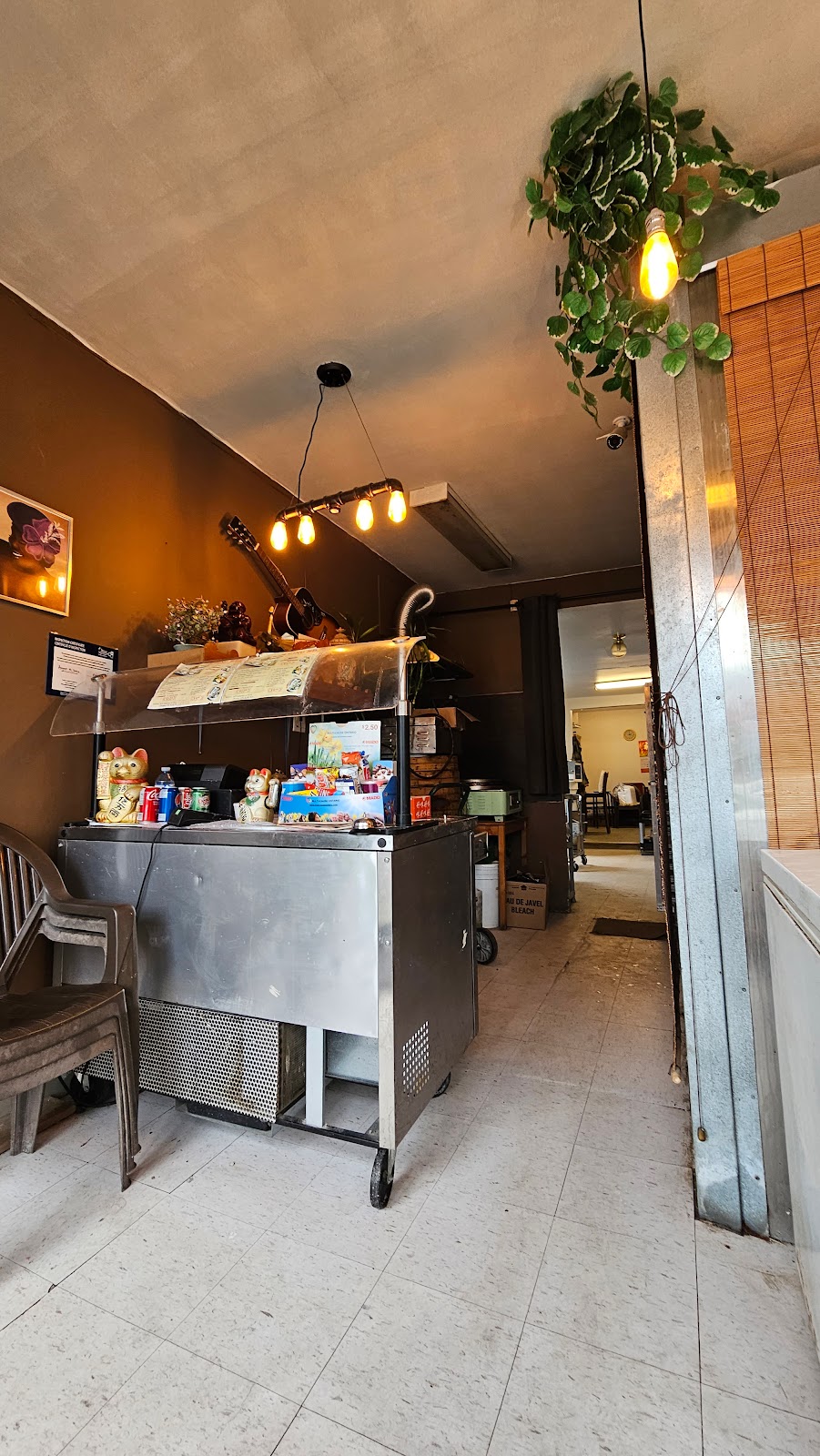 Yen Fung Ding Dumpling Shoppe | 628 Somerset St W, Ottawa, ON K1R 5K4, Canada | Phone: (613) 233-0660