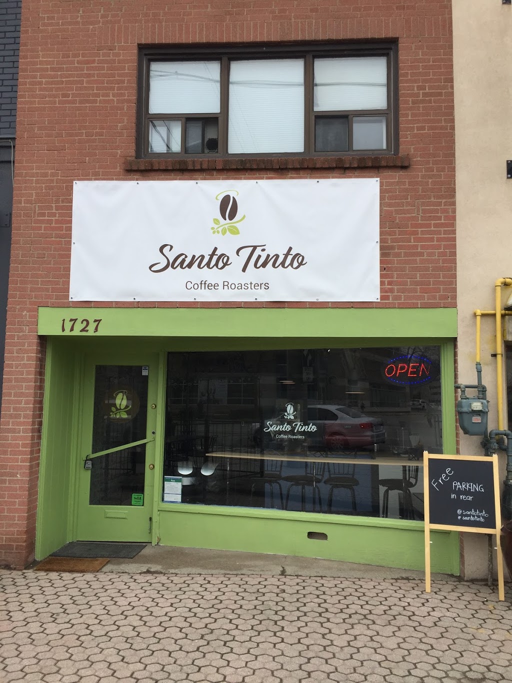 Santo Tinto | 1727 Lakeshore Rd W, Mississauga, ON L5J 1J4, Canada | Phone: (416) 892-7491