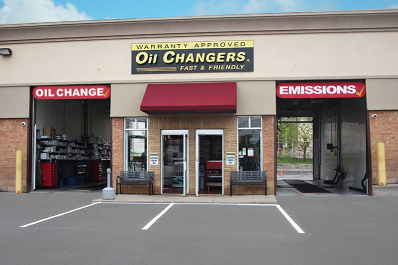 Oil Changers | 777 Dundas St W, Mississauga, ON L5C 4P6, Canada | Phone: (905) 897-3080