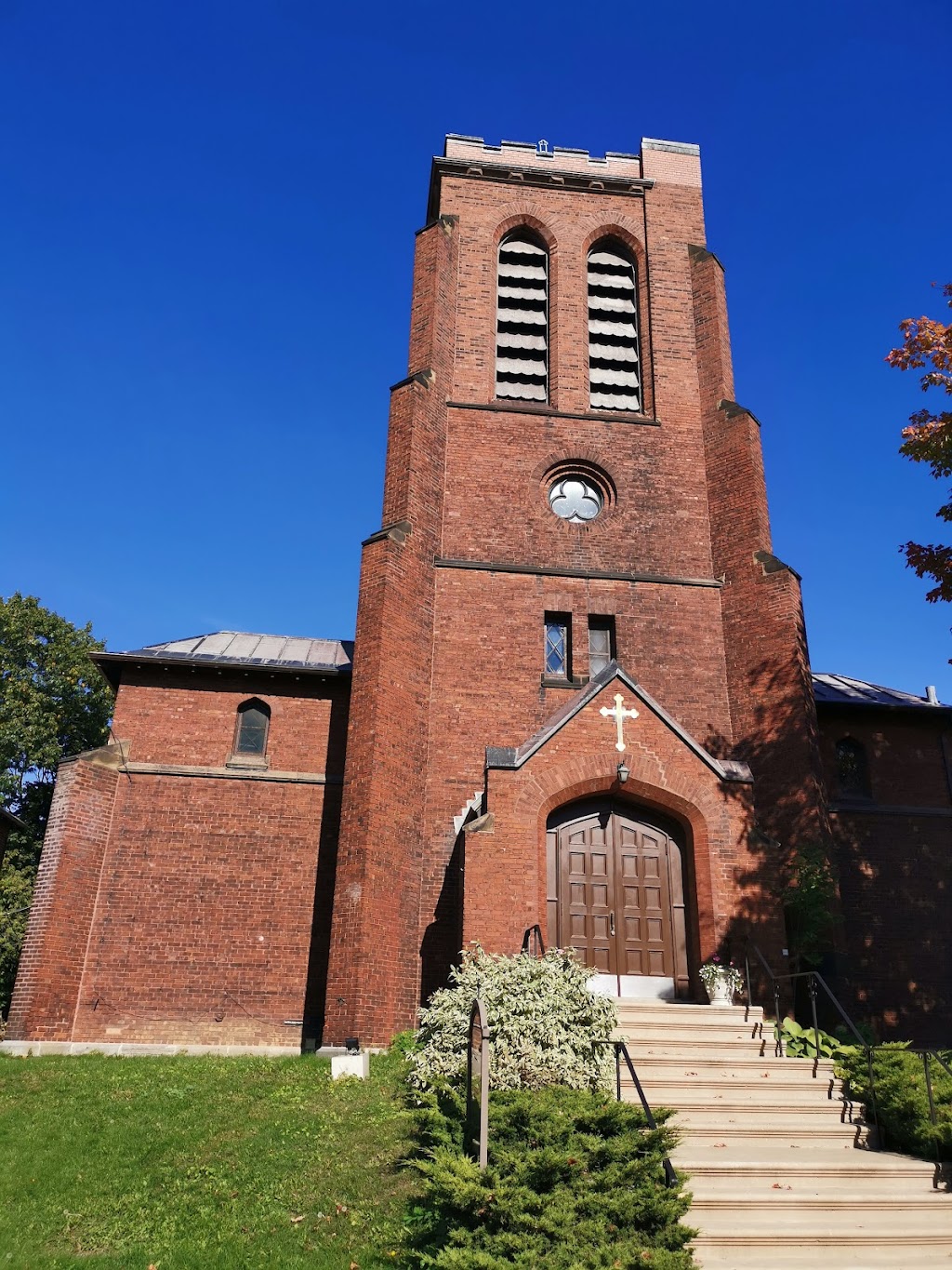 Holy Trinity Serbian Orthodox Church | 349 Av. Melville, Westmount, QC H3Z 2J7, Canada | Phone: (514) 932-8529