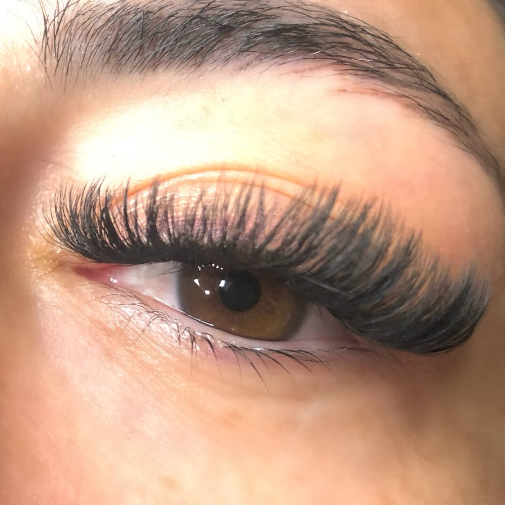 Lashed By Zita | 48 Edward St, Wasaga Beach, ON L9Z 2M4, Canada | Phone: (705) 718-6653