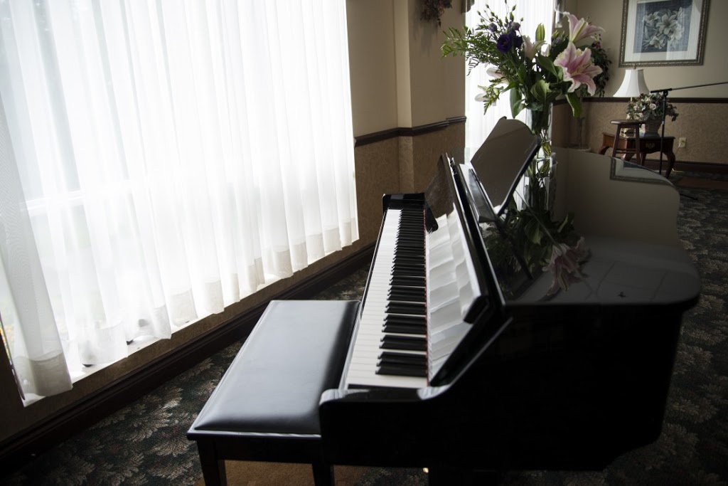 Chartwell Stillwater Creek Retirement Residence | 2018 Robertson Rd, Nepean, ON K2H 5Y8, Canada | Phone: (613) 366-6161