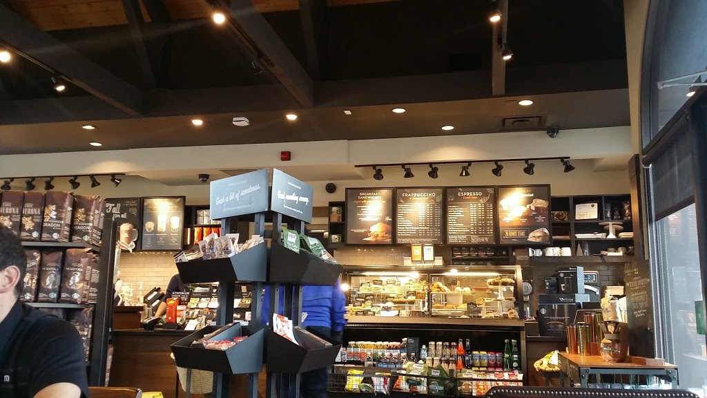 Starbucks | 3151 Lakeshore Rd #55, Kelowna, BC V1Y 2M3, Canada | Phone: (250) 762-6273
