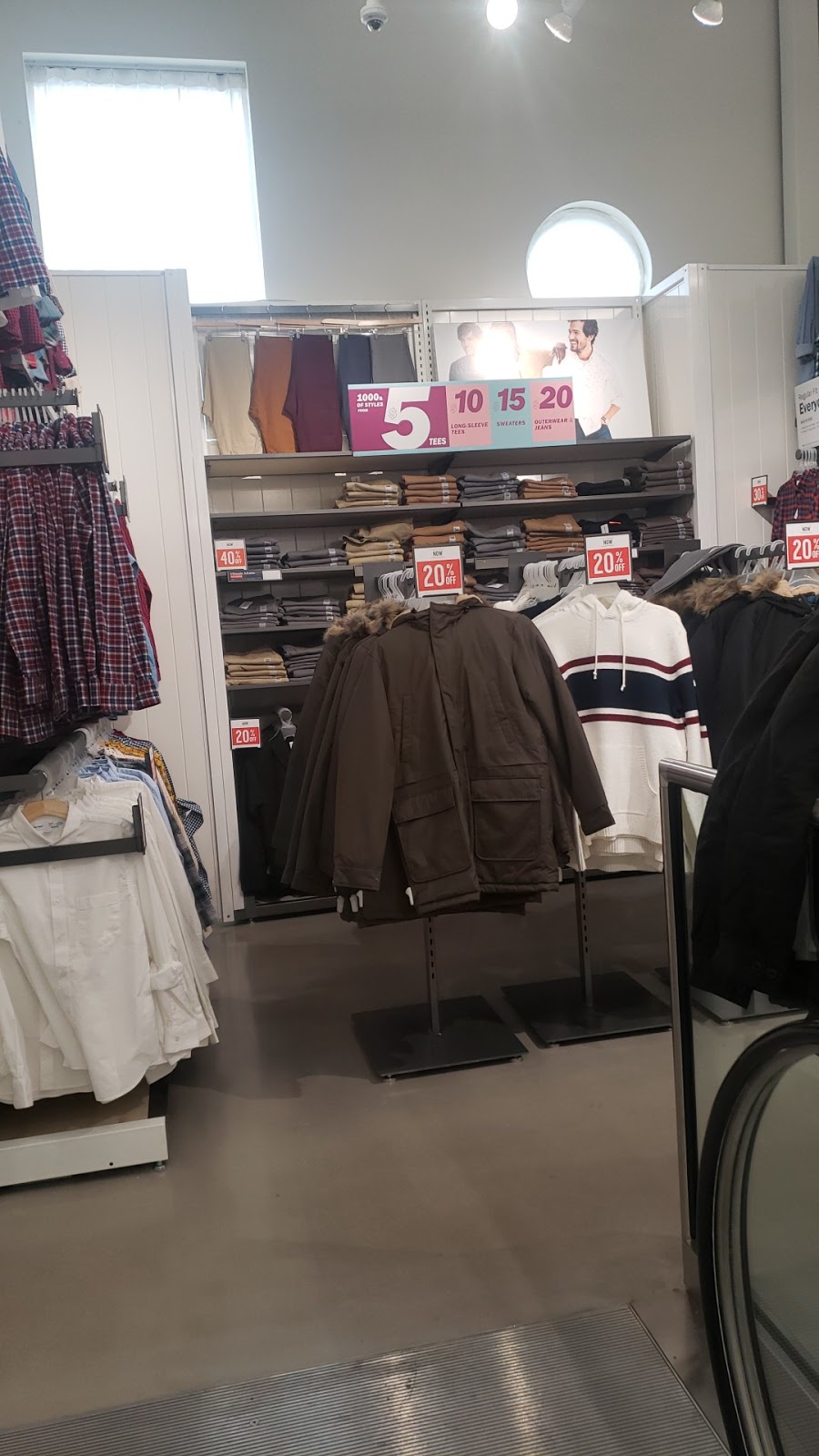 Old Navy Outlet | 7899 Templeton Station Rd Unit #144, Richmond, BC V7B 0B7, Canada | Phone: (604) 233-0950