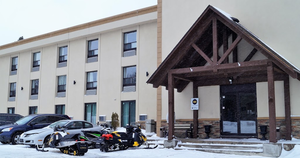Red Maple inn and suites | 225 Main St W, Huntsville, ON P1H 1Y1, Canada | Phone: (705) 789-5504