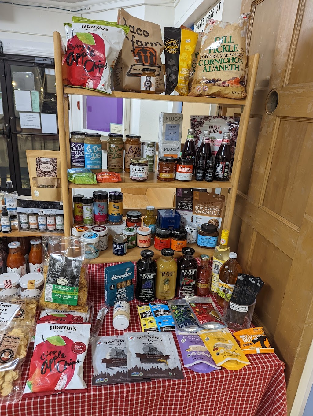 Baileys Local Foods | 16 William St W, Waterloo, ON N2L 1J3, Canada | Phone: (519) 497-2350