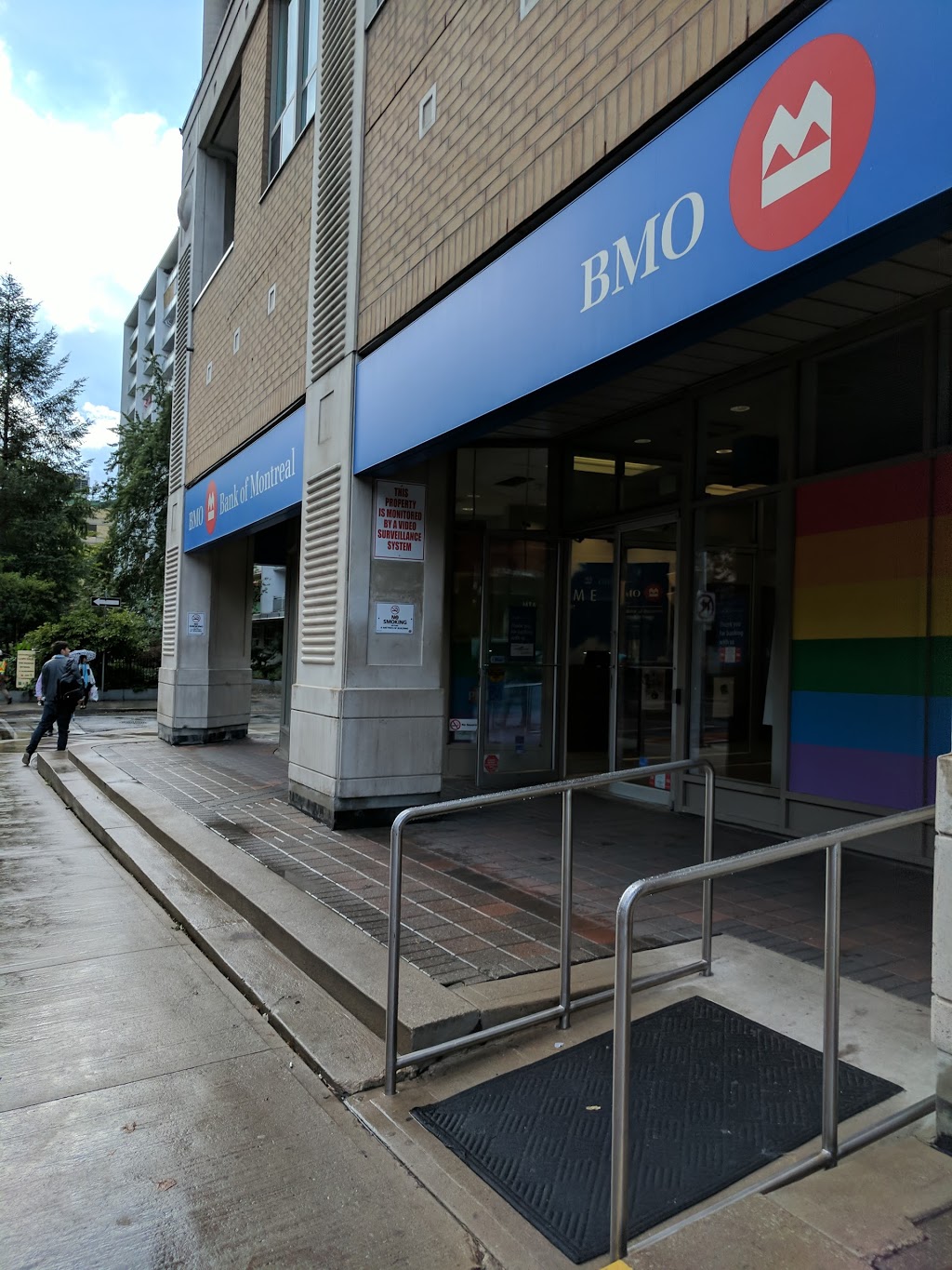 BMO Bank of Montreal | 492 Church St, Toronto, ON M4Y 2C8, Canada | Phone: (416) 929-3284