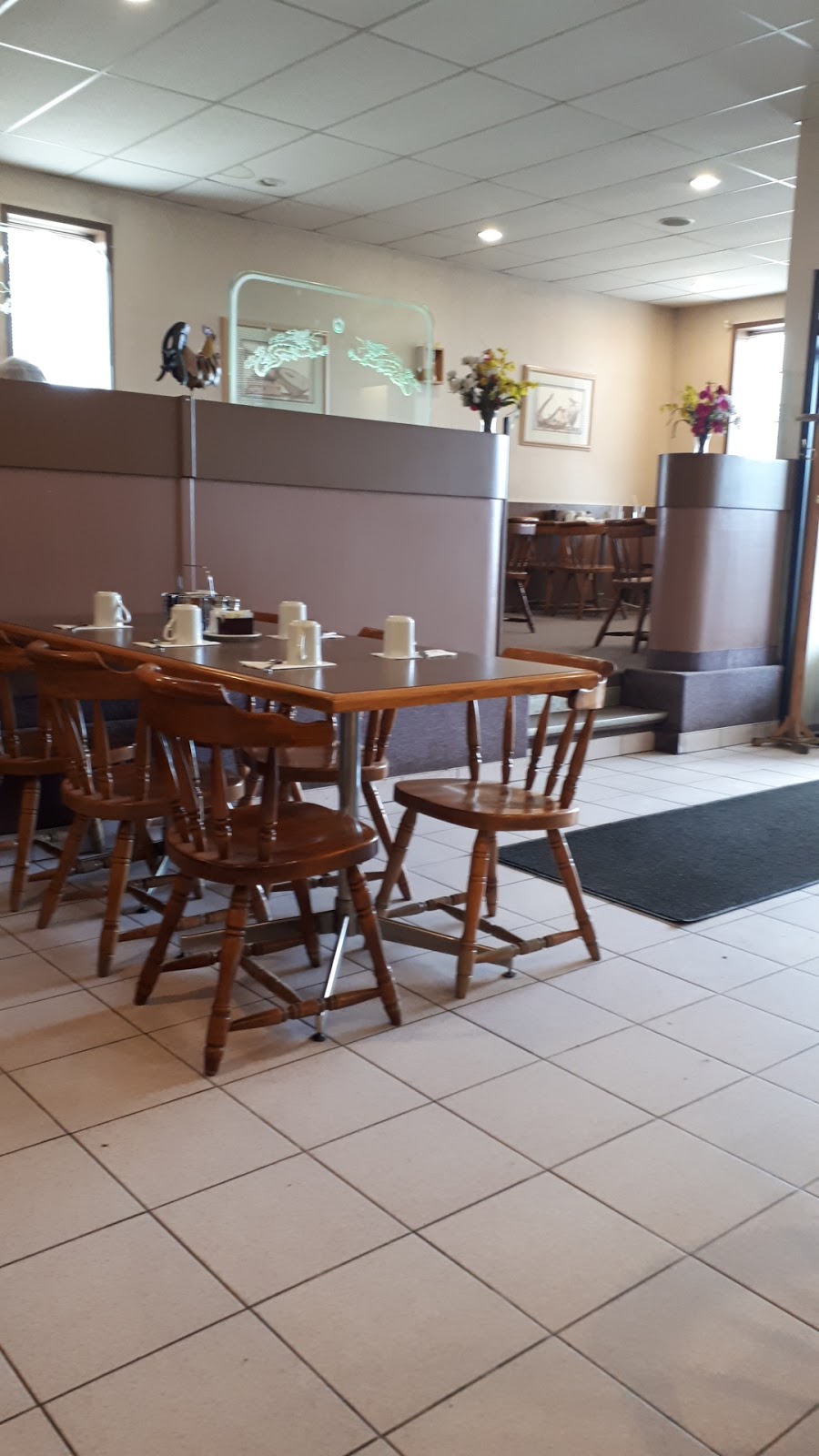 Yaychis | Hwy 15 & Hwy 29, Lamont, AB T0B 2R0, Canada | Phone: (780) 895-7312