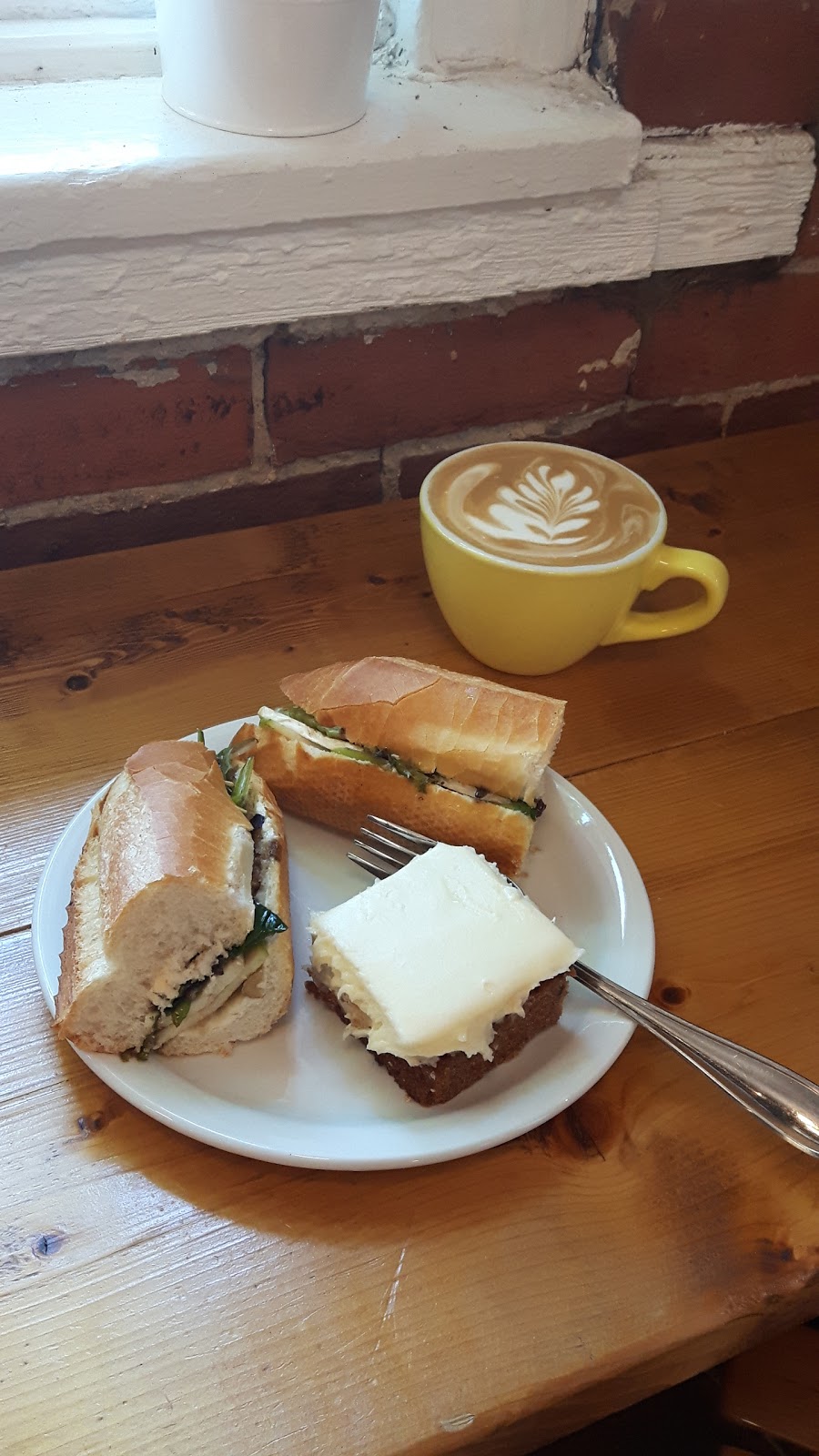 Louie Craft Coffee | 1187 King St W, Toronto, ON M6K 3C5, Canada | Phone: (416) 583-1627