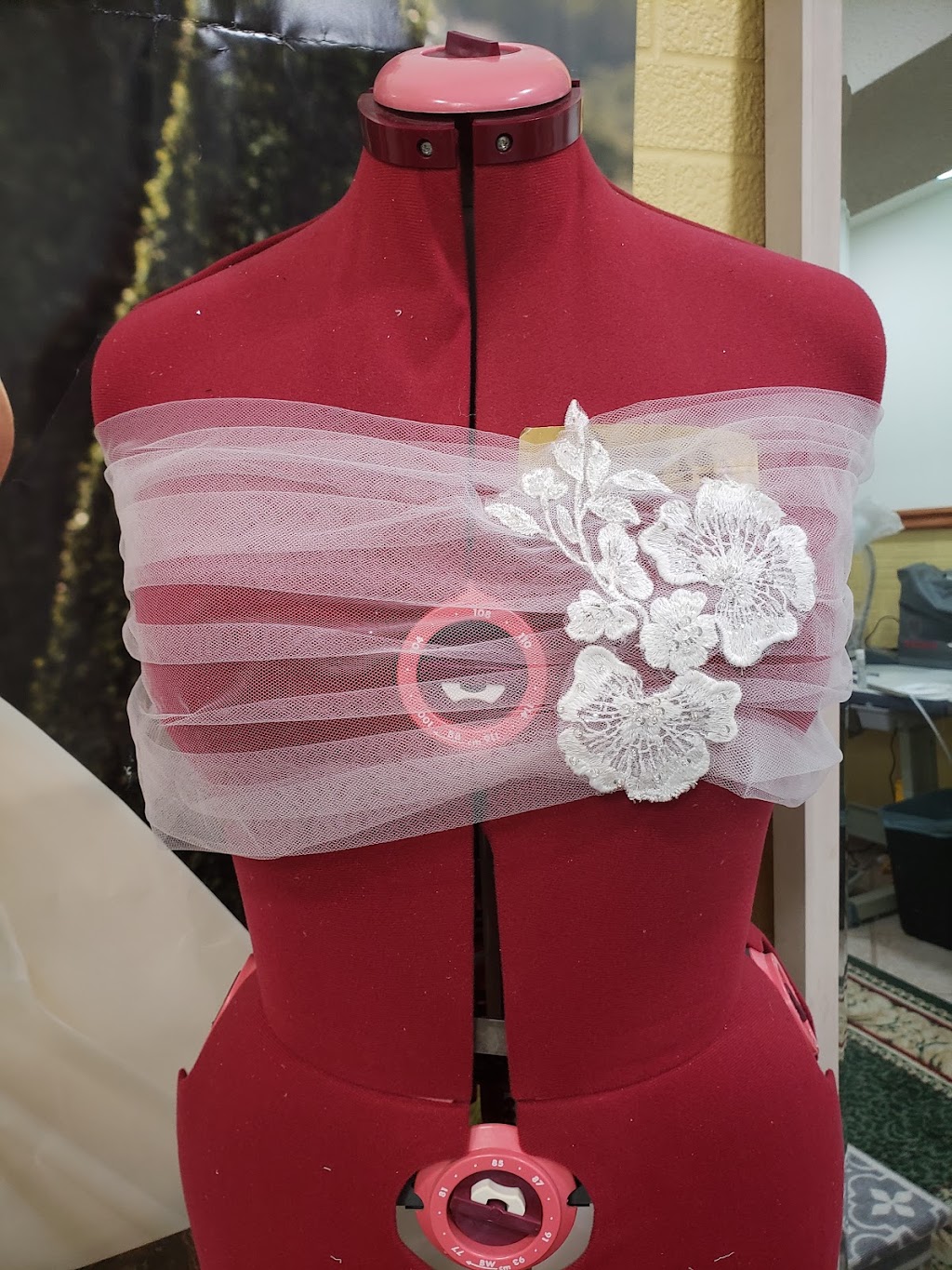 Lady Needle bridal alterations | 9 Evernby Blvd, Etobicoke, ON M9R 3G7, Canada | Phone: (647) 539-8281