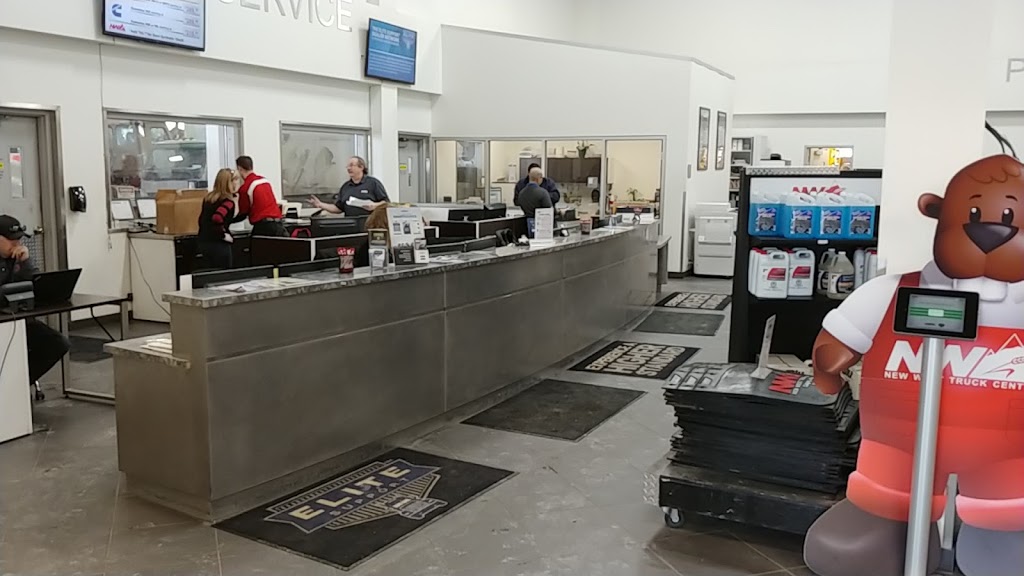 New West Truck Centres | 5925 79 Ave SE, Calgary, AB T2C 5K3, Canada | Phone: (403) 569-4800