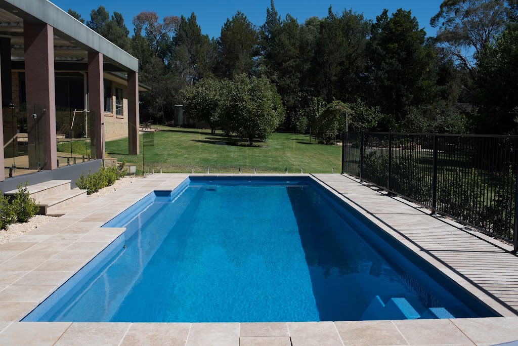 Narellan Pools Ottawa South | 2860 Donnelly Dr, Kemptville, ON K0G 1J0, Canada | Phone: (800) 682-5146