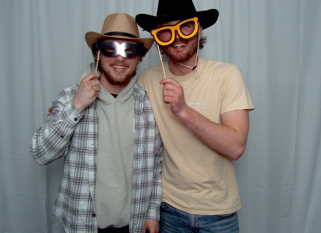 North Simcoe Photo Booth Co. | 72 Jephson St, Victoria Harbour, ON L0K 2A0, Canada | Phone: (705) 543-9468
