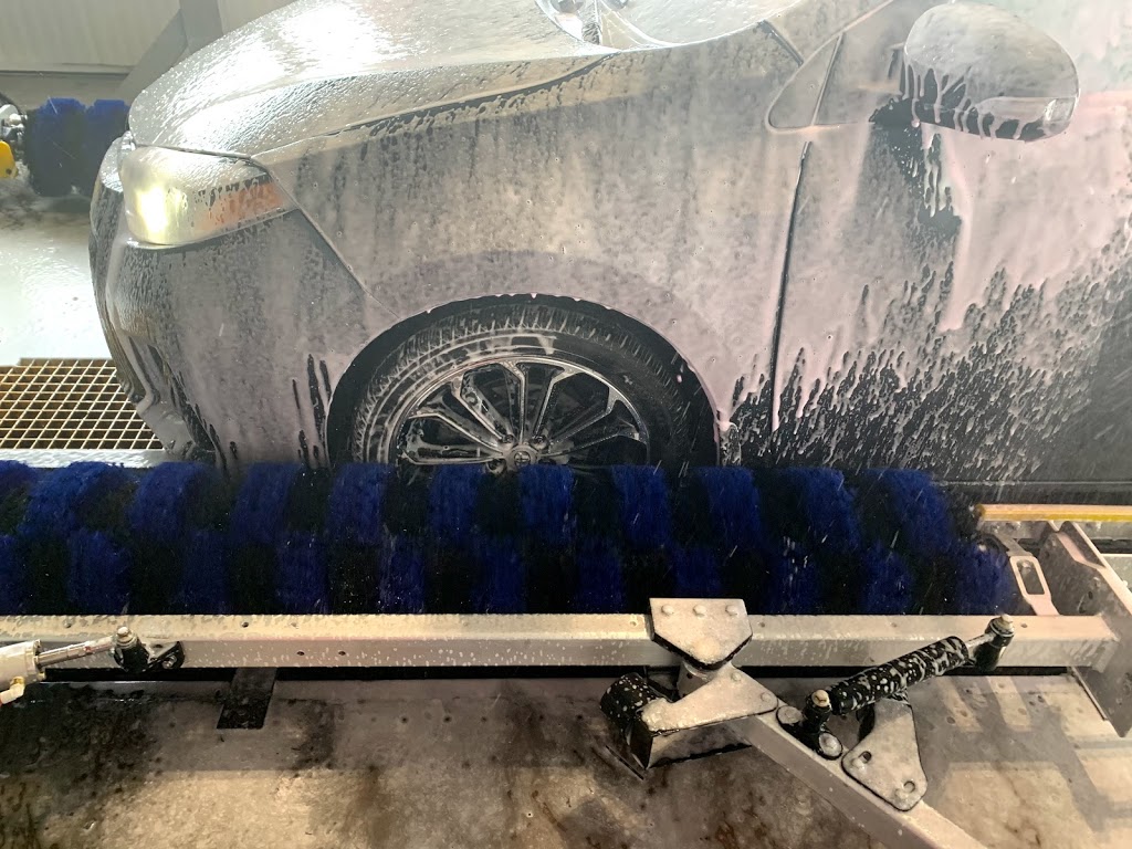 Popular Car Wash & Detailing - Free Vacuums | 180 Hopkins St, Whitby, ON L1N 2K6, Canada | Phone: (647) 640-7741