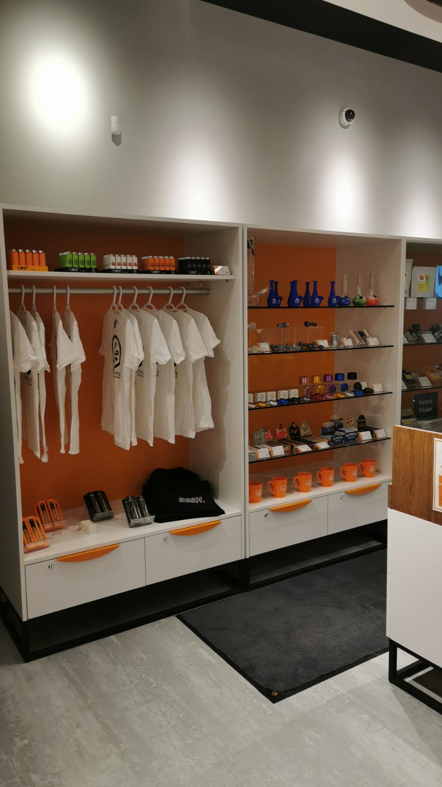 Sessions Cannabis Hamilton (Rosedale) | 1900 King St E Unit 2, Hamilton, ON L8K 1W1, Canada | Phone: (905) 547-1238