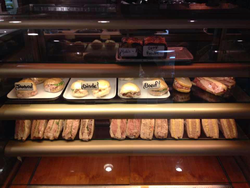 Dépanneur Rouge Inc | 483, ch de Knowlton RR 1, Knowlton, QC J0E 1V0, Canada | Phone: (450) 243-0330