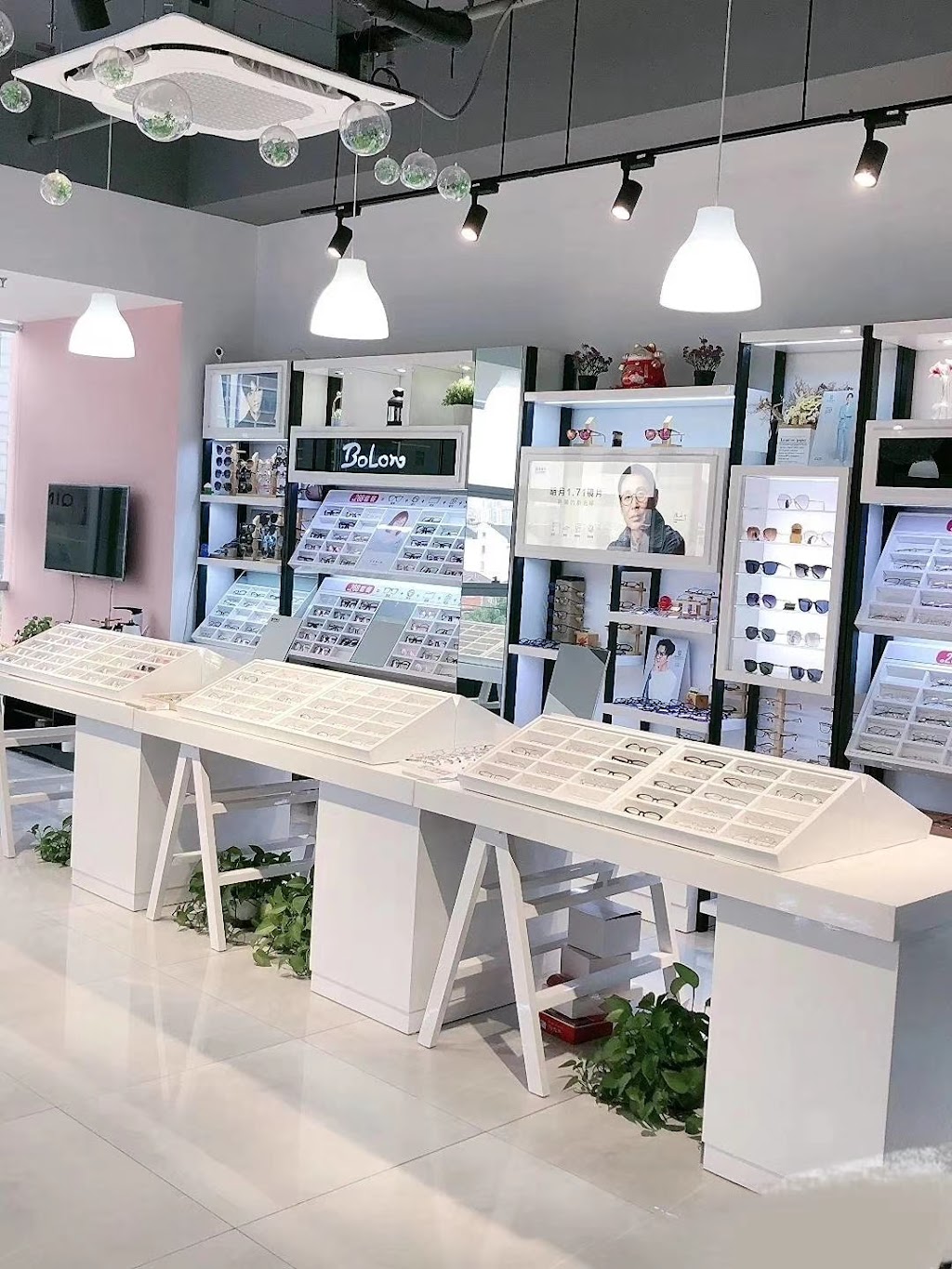 Mclear Optical | CA, 7080 River Rd #201 Richmond, BC V6X 1X5, Canada | Phone: (236) 862-2888
