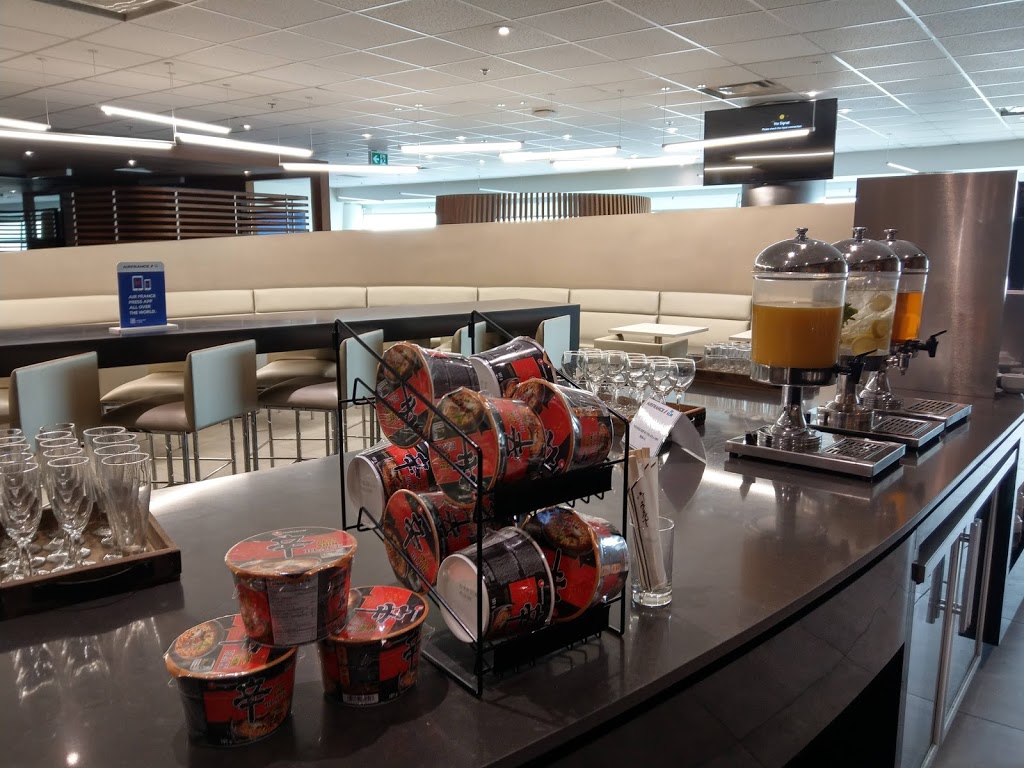 Air France-KLM lounge | Silver Dart Dr, Mississauga, ON L4W 1S9, Canada