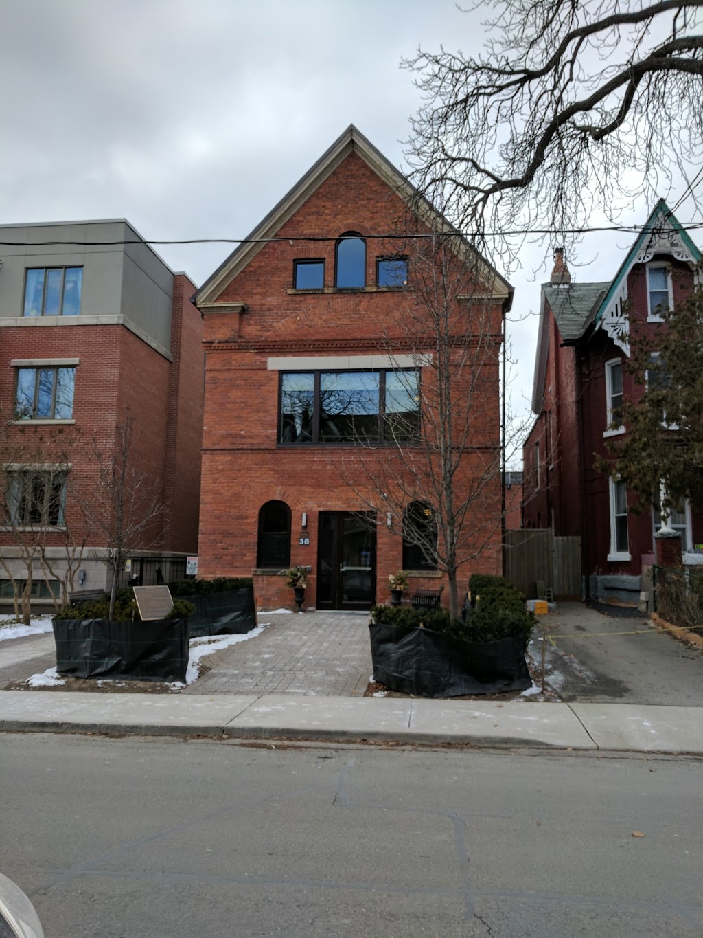 Kensington Hospice | 38 Major St, Toronto, ON M5S 2L1, Canada | Phone: (416) 963-9640