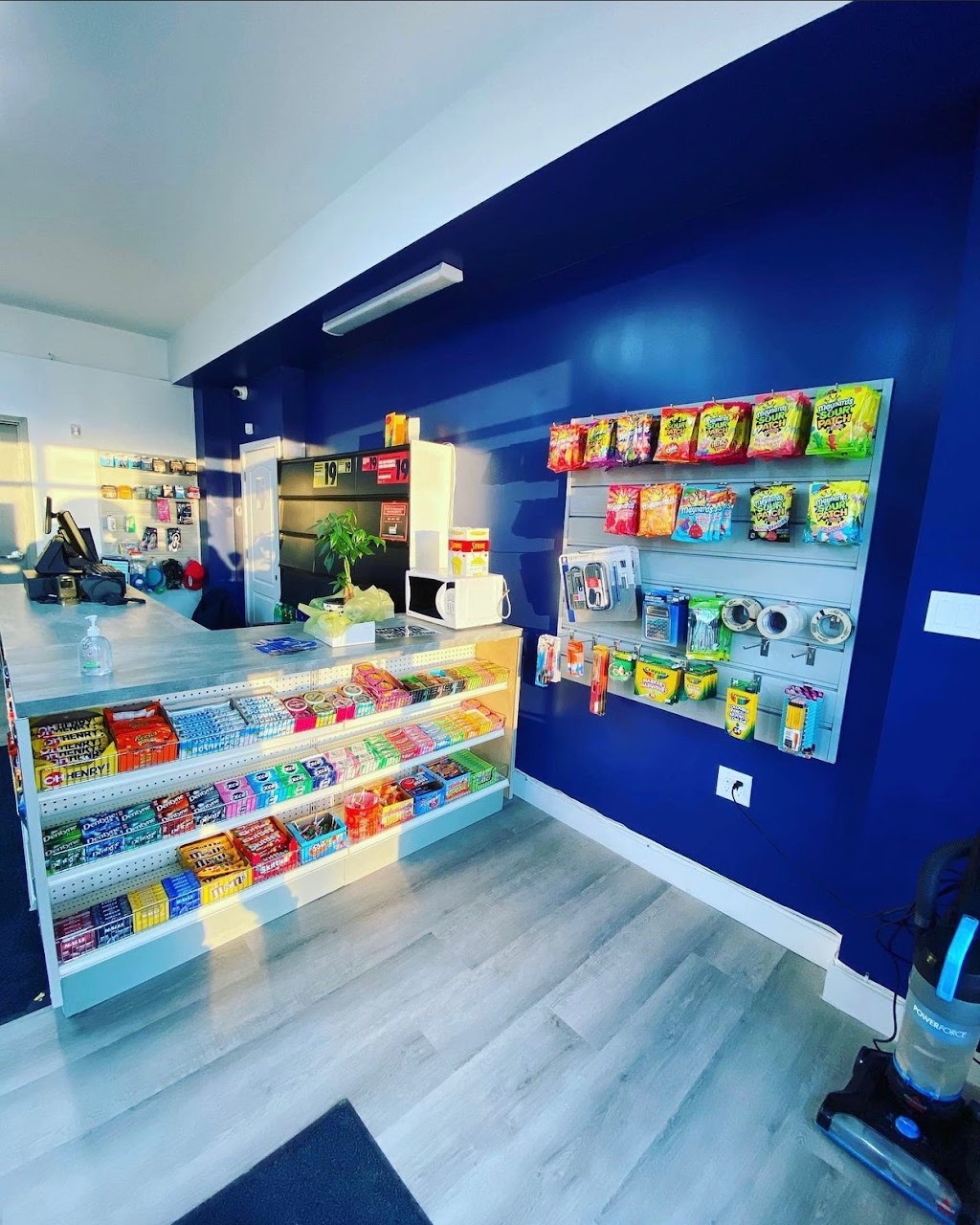 Cornell U&A Convenience | 11721 Tenth Line, Markham, ON L4A 0R7, Canada | Phone: (416) 930-7824