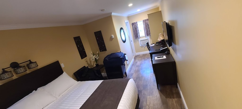 Clarks Sunny Isle Motel | 720 Water St E, Summerside, PE C1N 4J1, Canada | Phone: (902) 436-5665