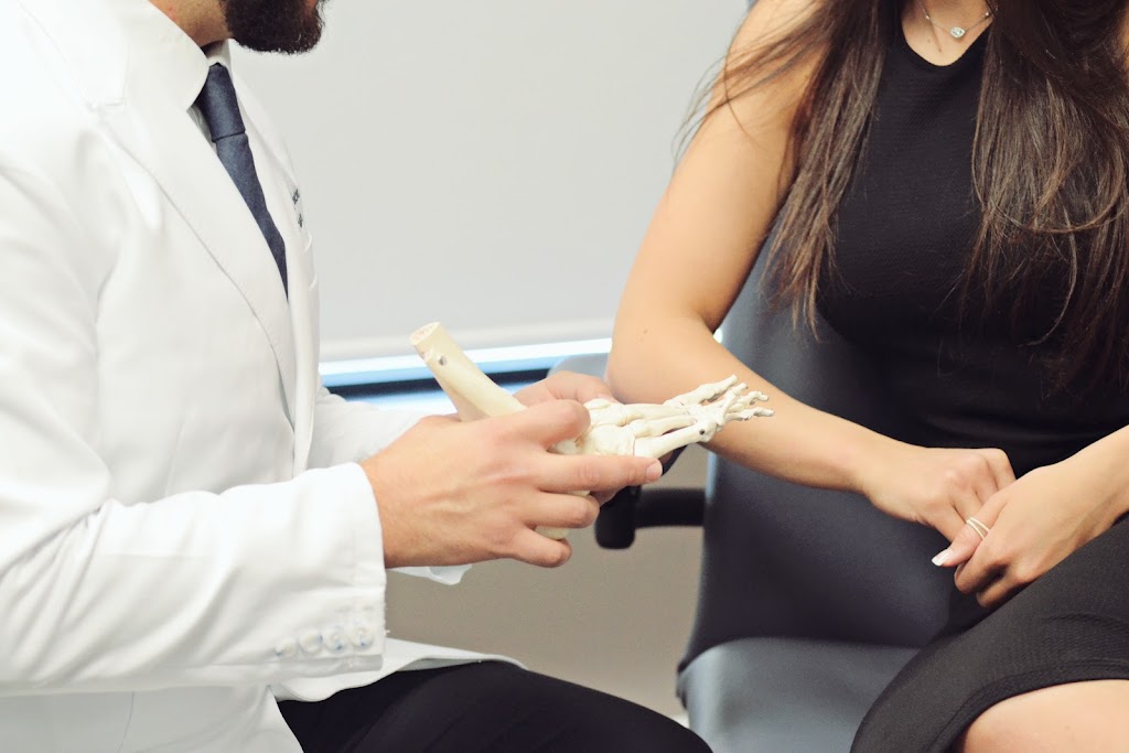 Podiatrie Du Bon Pied - Dr Samer Fneiche Podiatre – Terrebonne | 1425 Chem. Gascon Suite 106, Terrebonne, QC J6X 4L9, Canada | Phone: (450) 471-2608