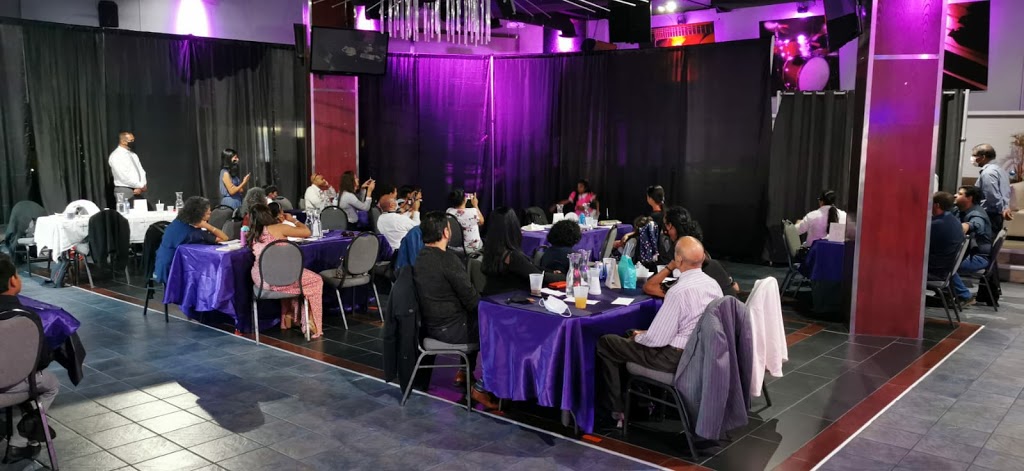 District Lounge | 1211 Kingston Rd, Pickering, ON L1V 6M5, Canada | Phone: (905) 422-0091