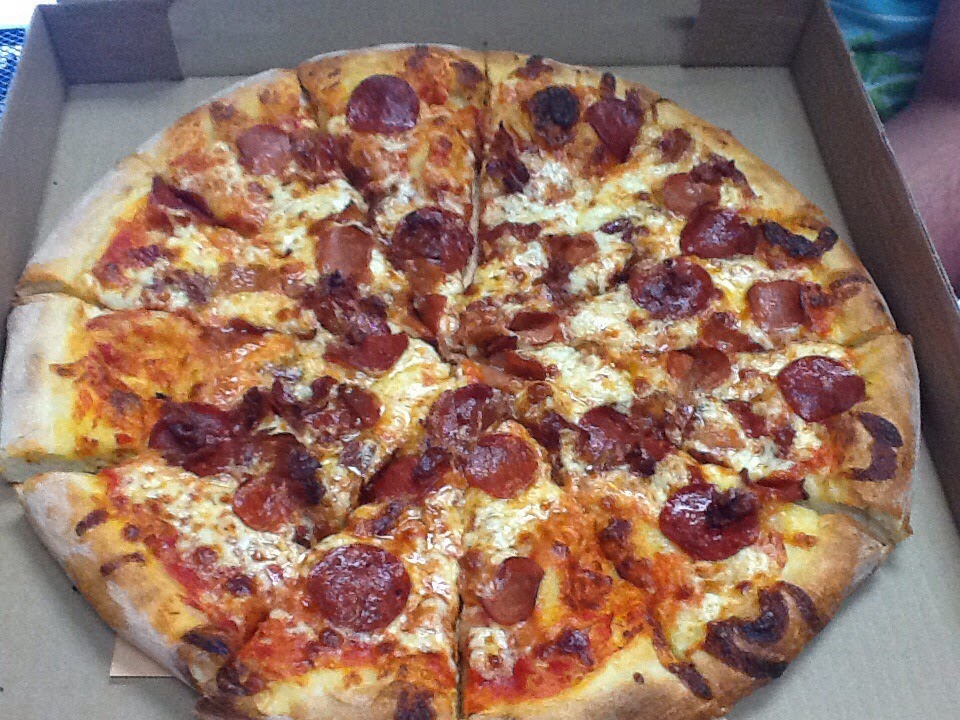 Strombolis Pizza Ltd | 86 Niagara St, St. Catharines, ON L2R 4L2, Canada | Phone: (905) 685-8118