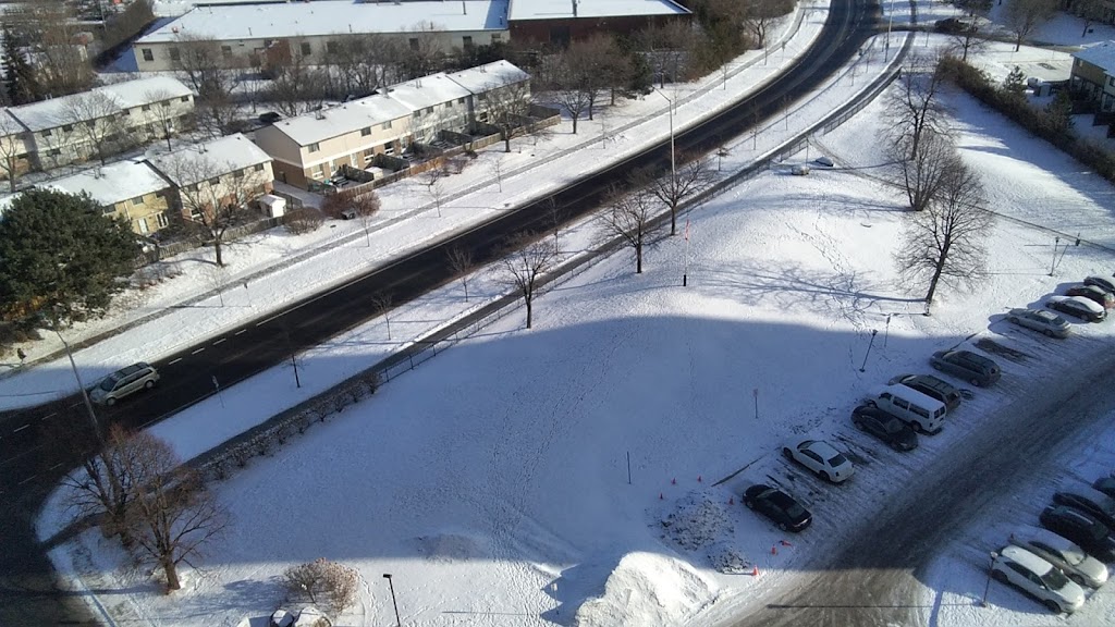 Capital Towers | 1240 Donald St, Gloucester, ON K1J 8R7, Canada | Phone: (613) 744-0283