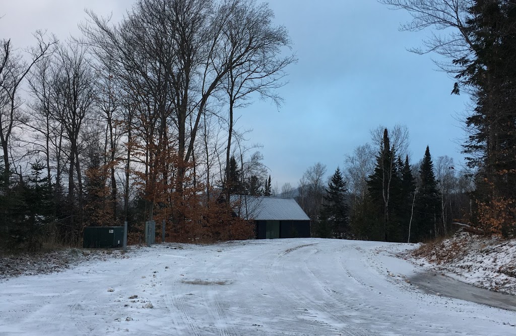Umari Casa 122 | 69 Chemin de la Pointe-aux-Pères, Lac-Supérieur, QC J0T 1P0, Canada | Phone: (416) 731-6258