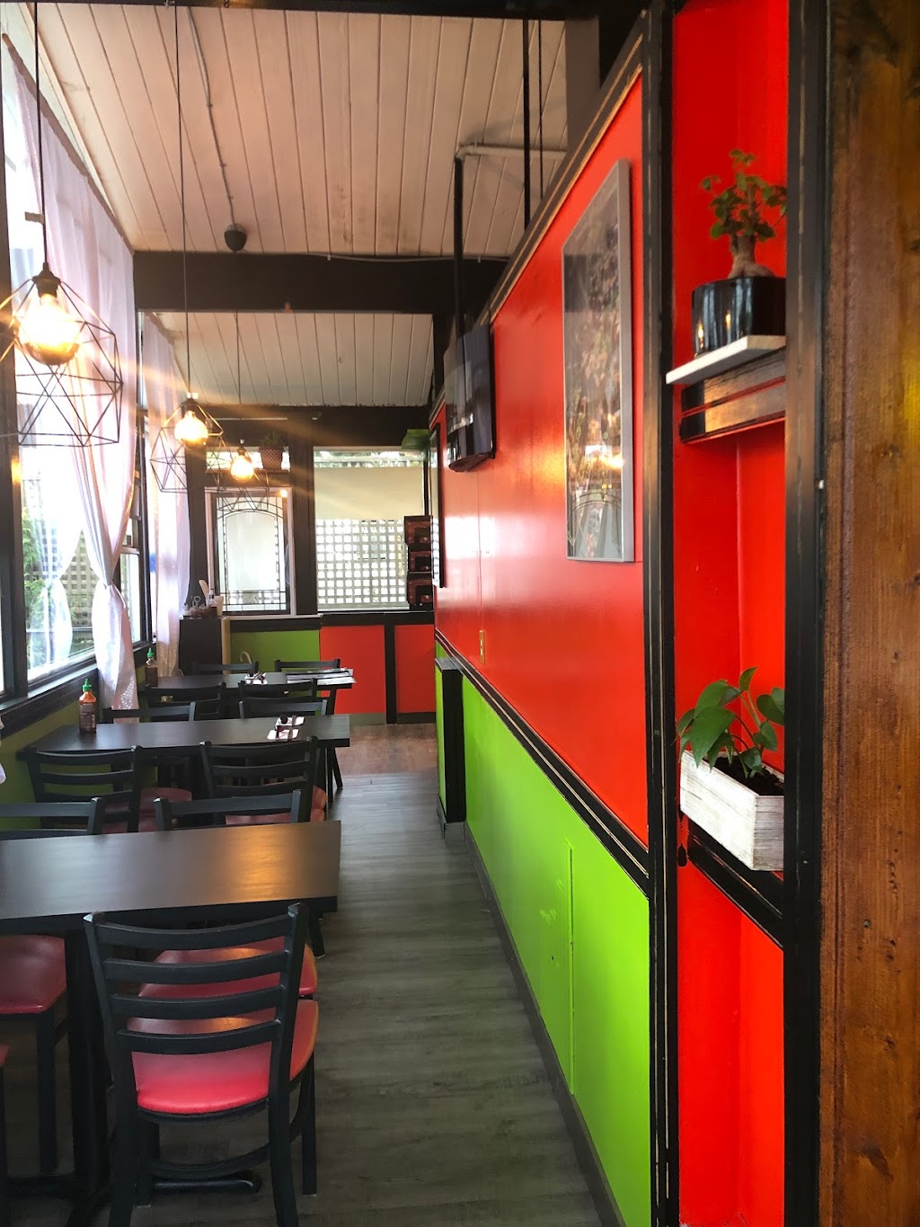 Sense Thai Noodle Bowl | 812 Gibsons Way, Gibsons, BC V0N 1V7, Canada | Phone: (604) 886-9219