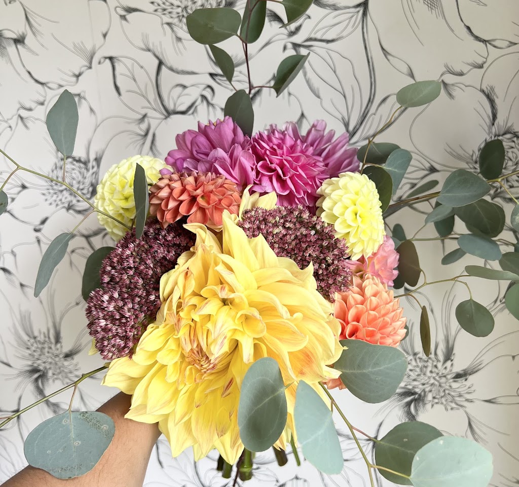 The Farmers Daughter Fruit & Flower Farm | 4162 Lakeshore Rd, Newtonville, ON L0A 1J0, Canada | Phone: (905) 441-5200