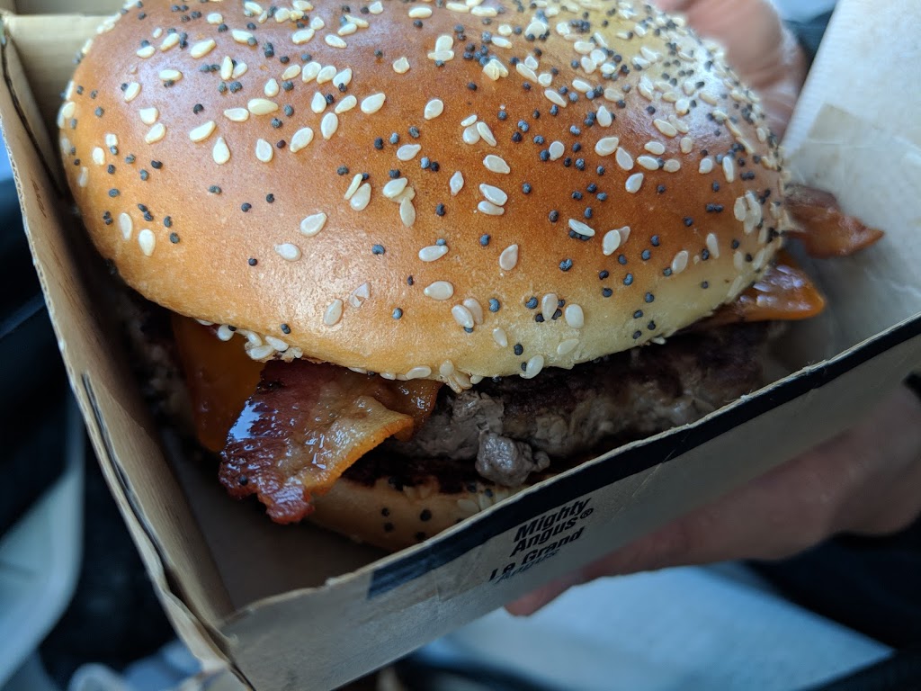 McDonalds | 1725 Kenaston Blvd, Winnipeg, MB R3Y 1V5, Canada | Phone: (204) 949-5128