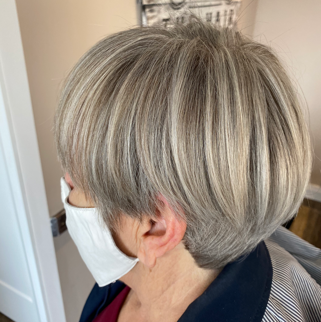 The Hair Boutique | 92 St George St, Brantford, ON N3R 1V6, Canada | Phone: (519) 304-4327