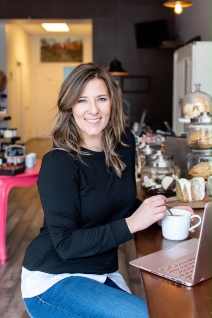 Holly MacGillivray - REALTOR | 330 First St, Collingwood, ON L9Y 1B4, Canada | Phone: (705) 445-5520