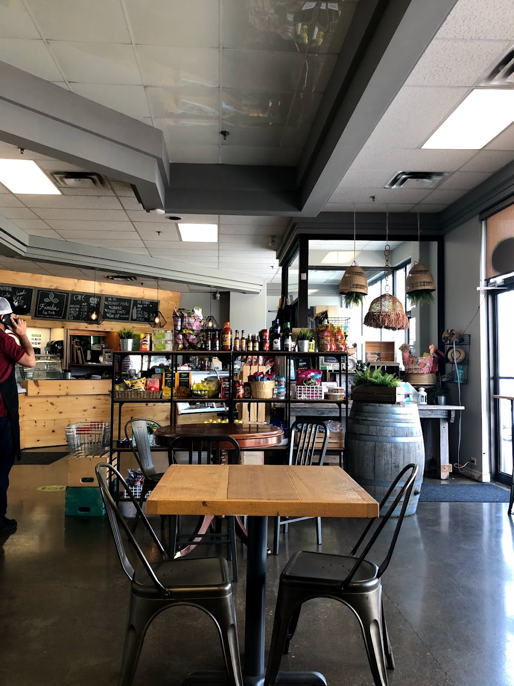 Familia Fine Foods - Only takeout | 3245 Harvester Rd Unit 17, Burlington, ON L7N 3T7, Canada | Phone: (905) 632-9299