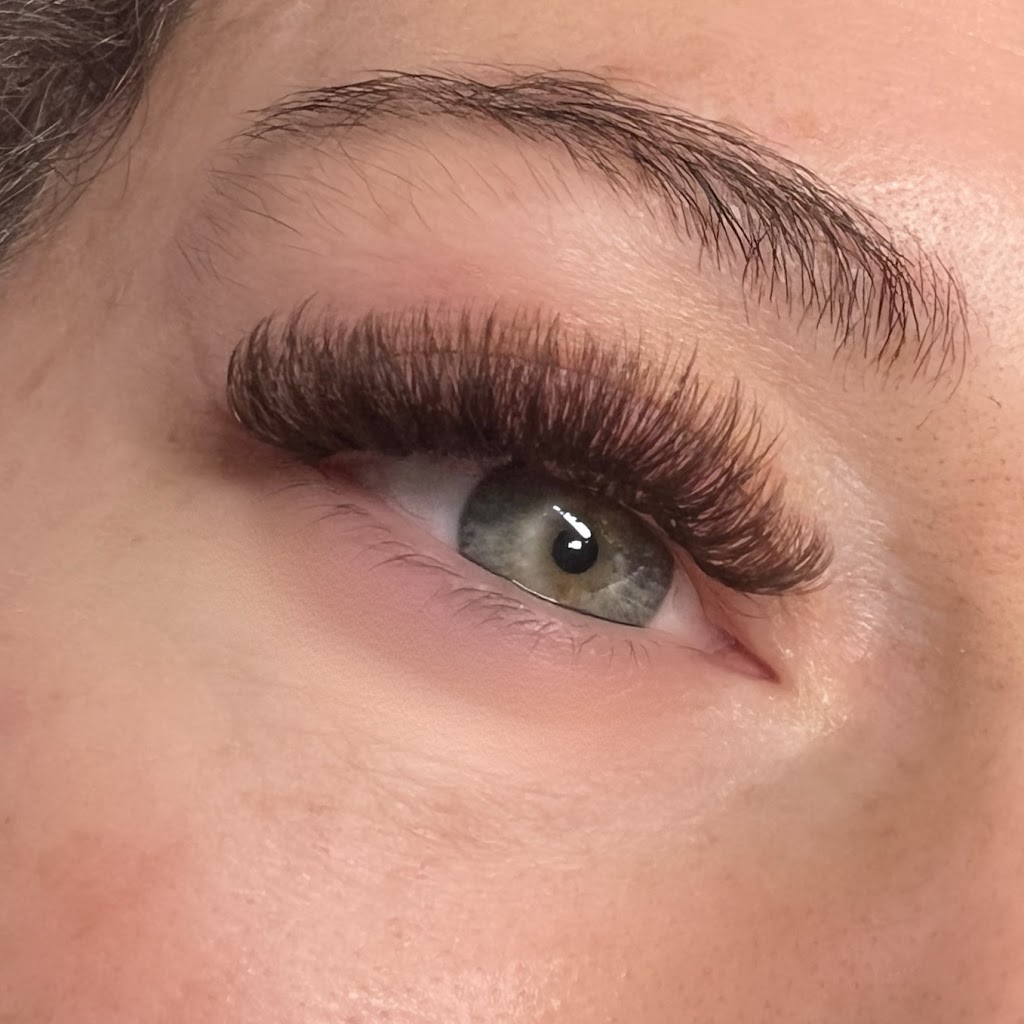 Lashed By Zita | 48 Edward St, Wasaga Beach, ON L9Z 2M4, Canada | Phone: (705) 718-6653