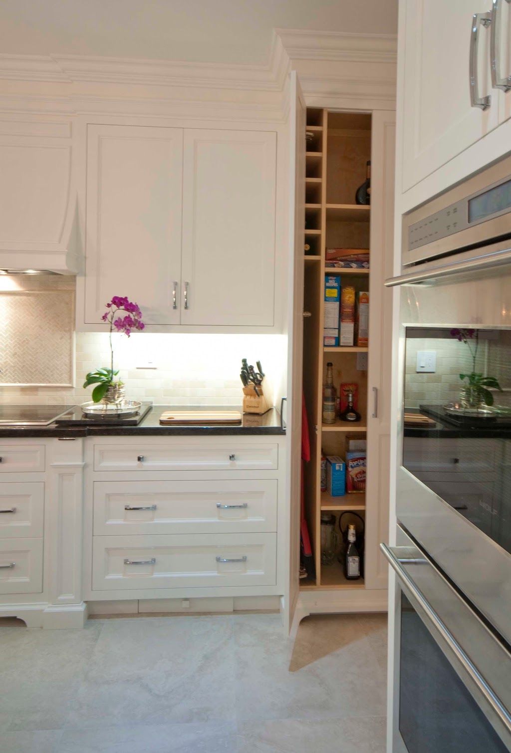 Bloomsbury Fine Cabinetry | 415 Harry Walker Pkwy N #4, Newmarket, ON L3Y 7B3, Canada | Phone: (905) 853-7700