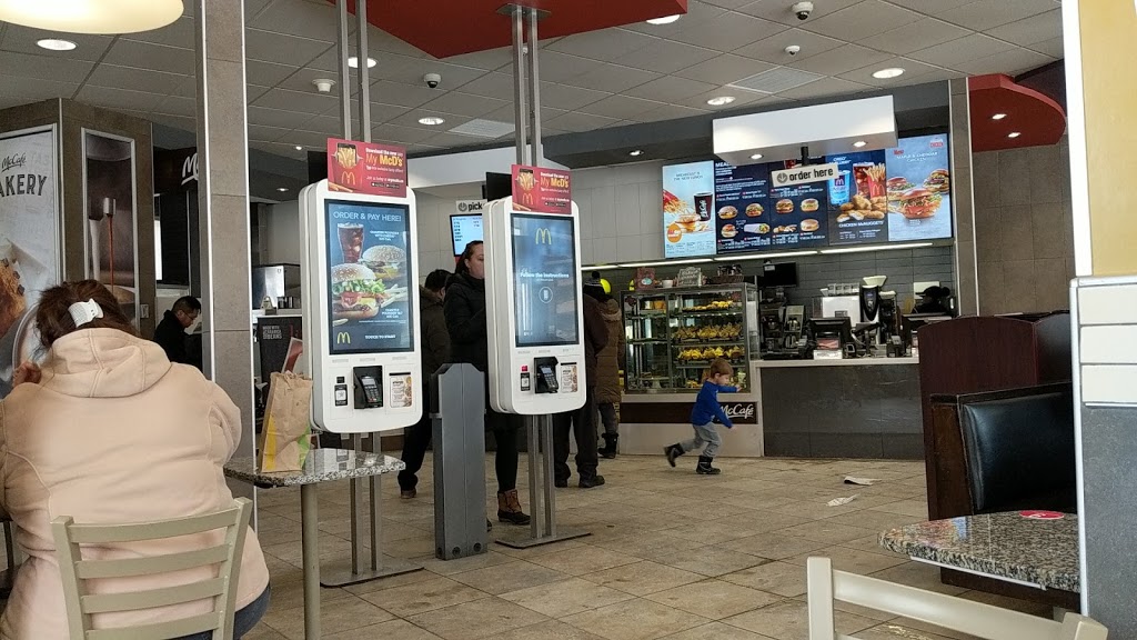 McDonalds | 896 Boulevard Curé-Labelle, Laval, QC H7V 2V5, Canada | Phone: (450) 682-9992