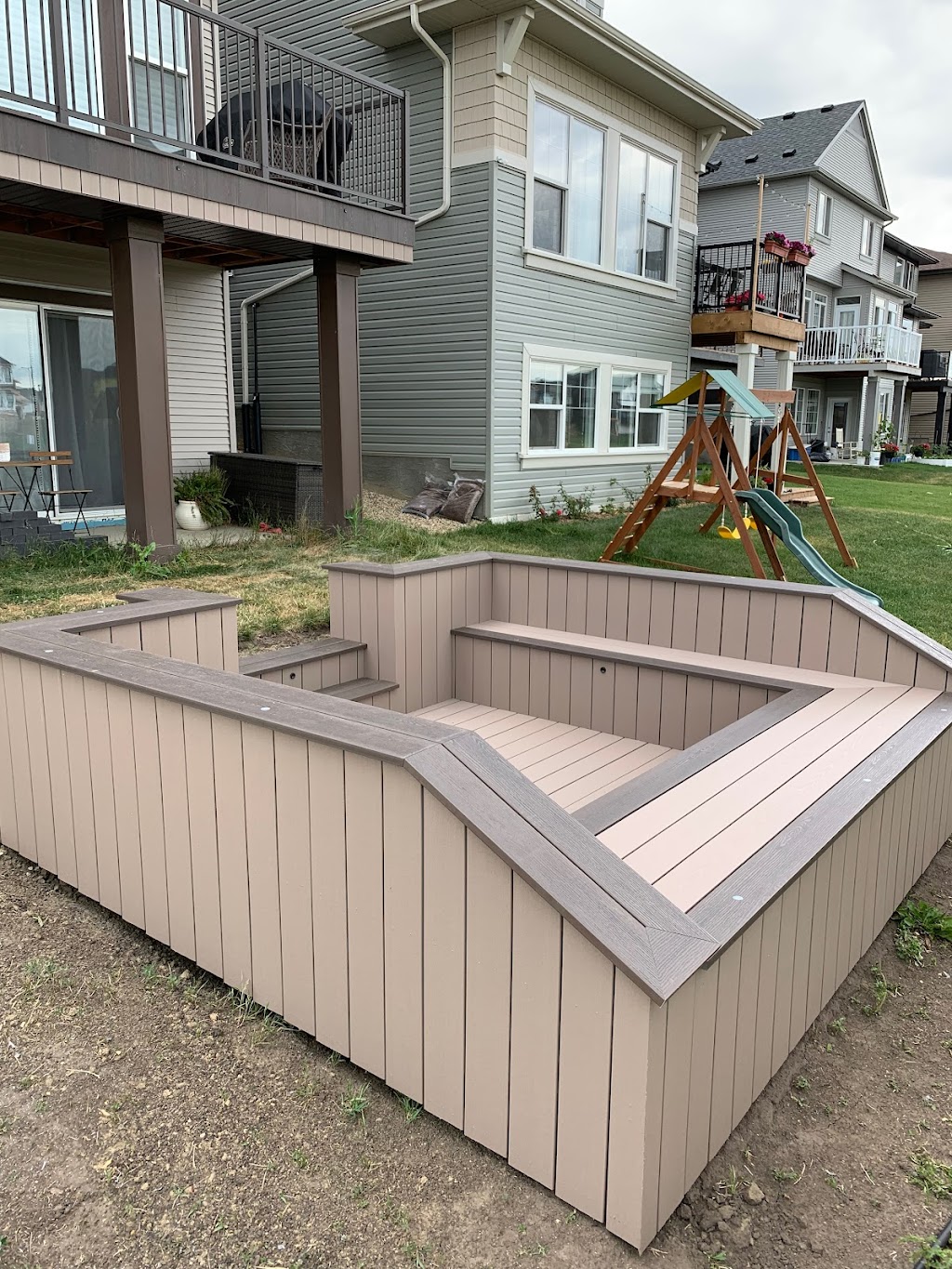 Aurora Custom Decks | 277 Reichert Dr, Beaumont, AB T4X 1Z7, Canada | Phone: (780) 737-3325