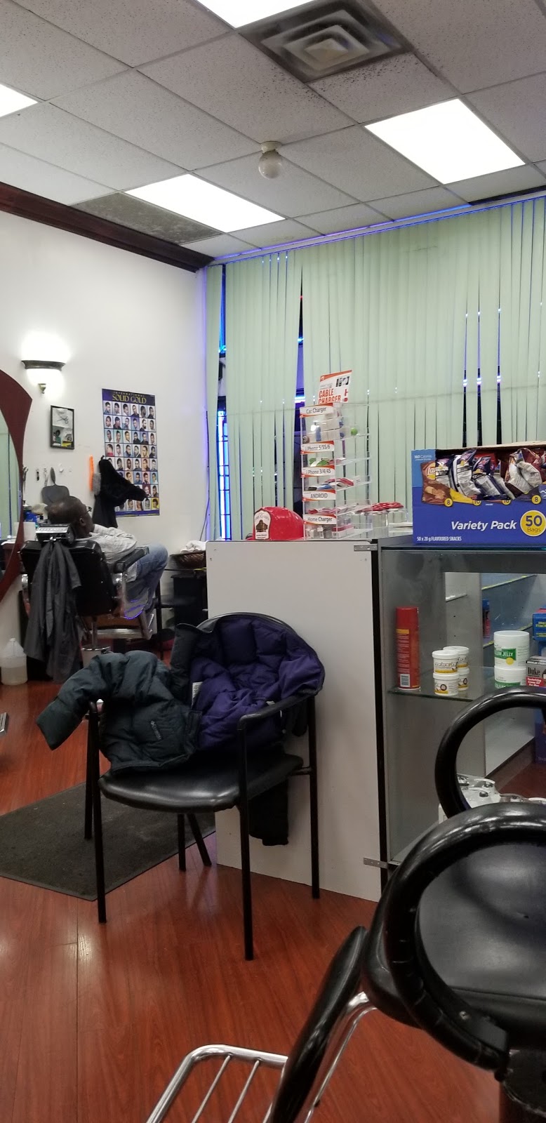 Moonshine Unisex Hair | 1749 Jane St, North York, ON M9N 2S5, Canada | Phone: (416) 364-8544