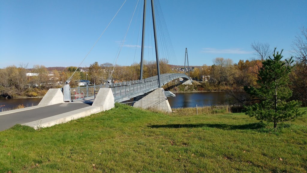 Pont Famille Beshro | 1055 Rue Notre Dame N, Sainte-Marie, QC G6E 2L2, Canada