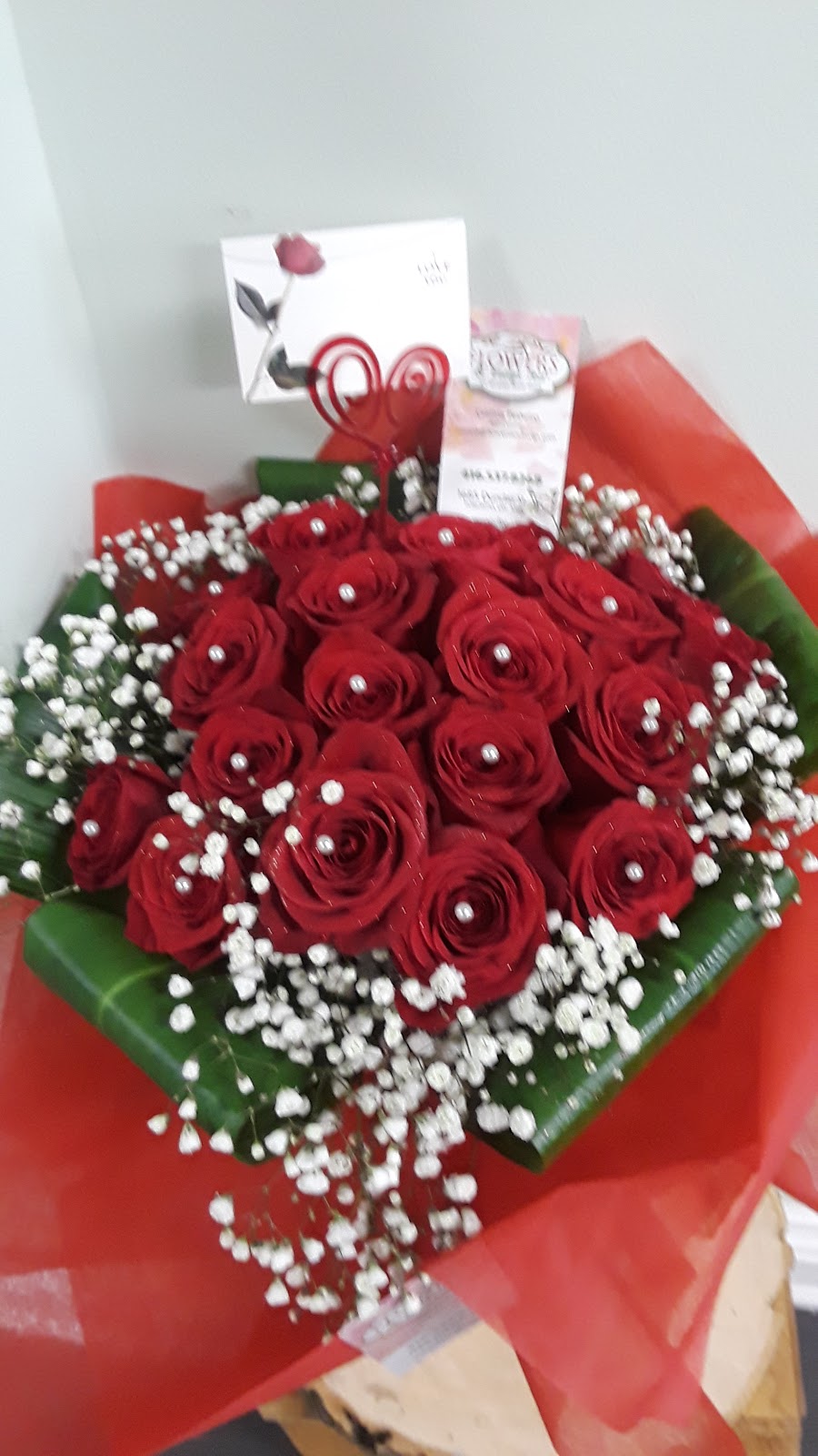 Flowers & Twigs Ltd. | 1685 Dundas St W, Toronto, ON M6K 1V2, Canada | Phone: (416) 537-8268
