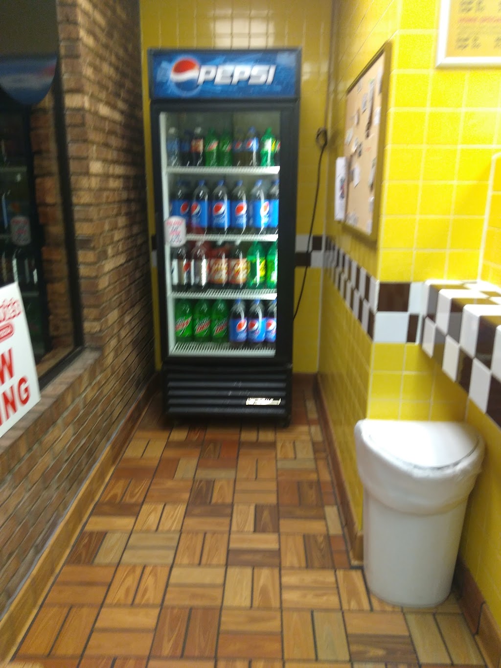 Hungry Howies Pizza | 650 Point Tremble Rd, Algonac, MI 48001, USA | Phone: (810) 794-3000