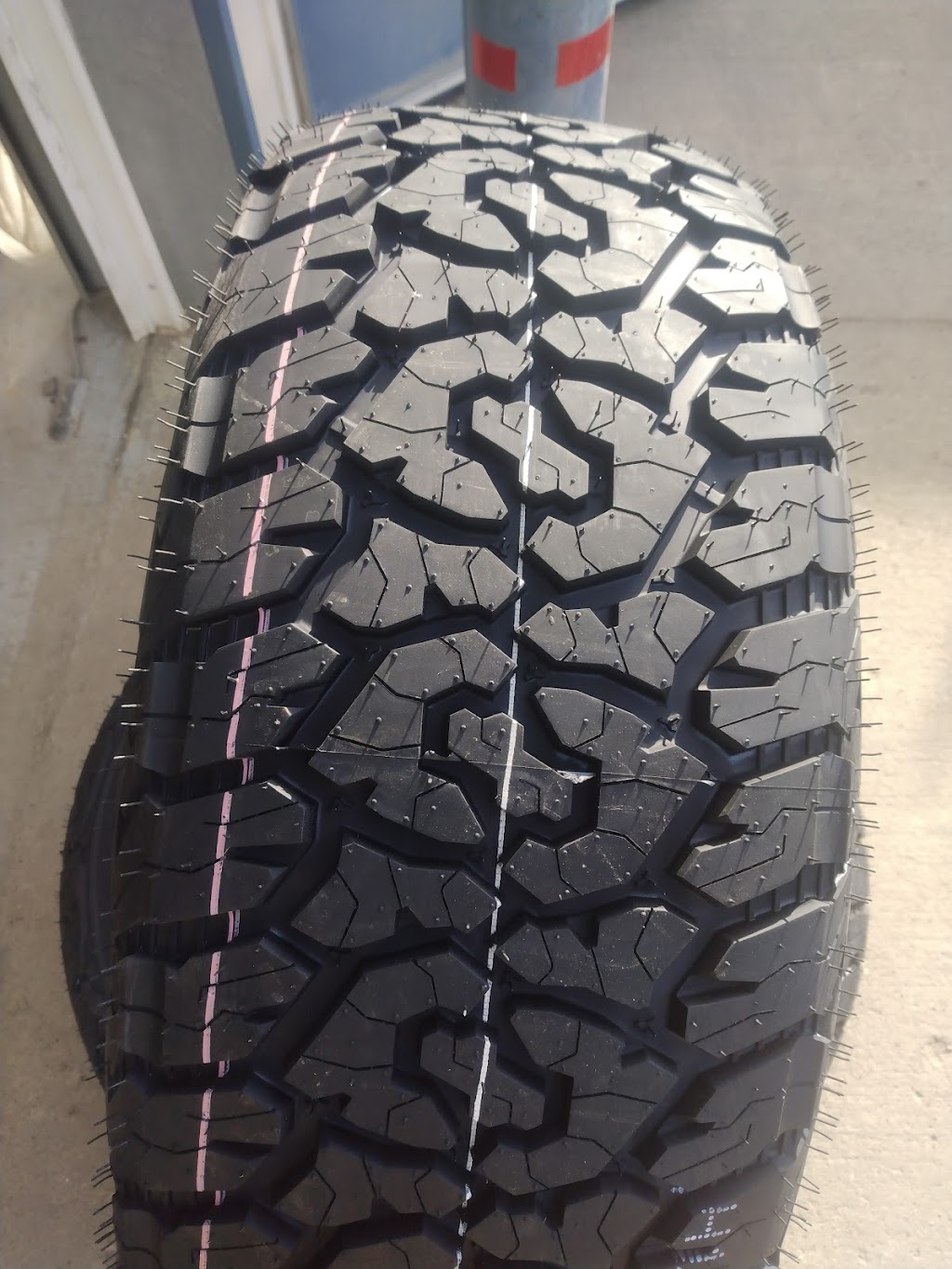 Tires Silver Auto | 30 Chevigny St #3, St. Albert, AB T8N 5A3, Canada | Phone: (780) 667-3435