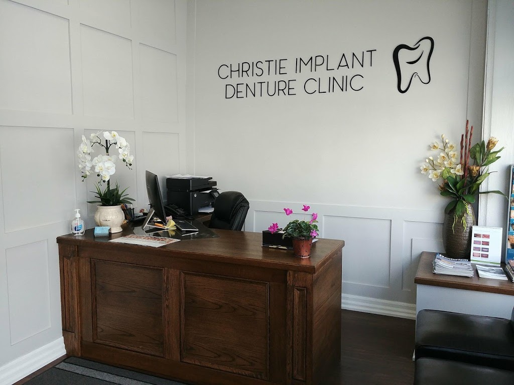 Christie Implant Denture Clinic | dentist | 249 Christie St, Toronto, ON M6G 3B8, Canada | 4165300419 OR +1 416-530-0419